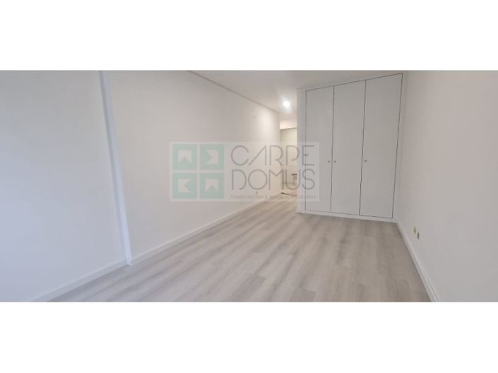 Image No.23-3 Bed Apartment for sale