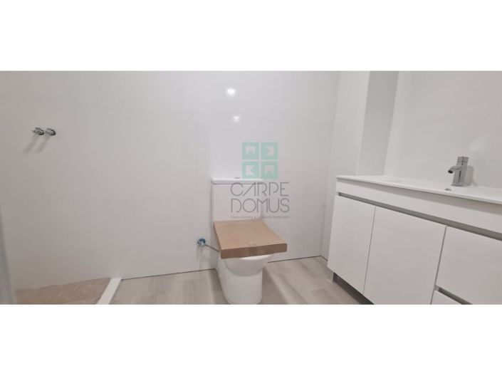 Image No.24-3 Bed Apartment for sale