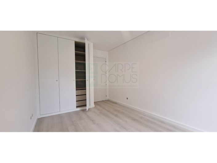 Image No.45-3 Bed Apartment for sale