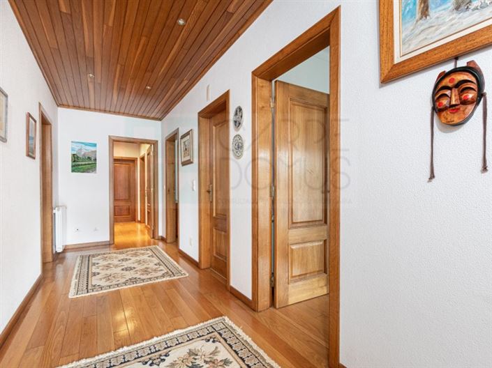 Image No.14-4 Bed House for sale