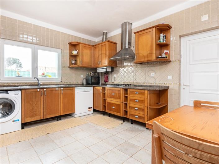 Image No.15-4 Bed House for sale