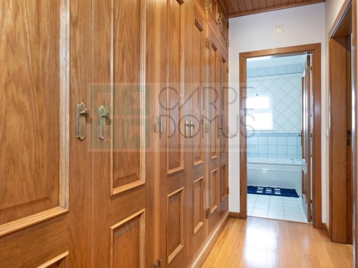 Image No.23-4 Bed House for sale