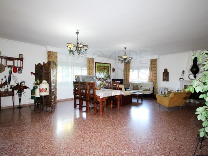 Image No.14-4 Bed House for sale