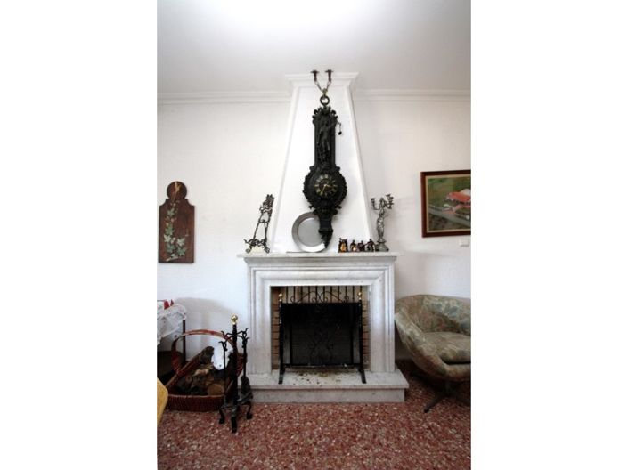 Image No.16-4 Bed House for sale