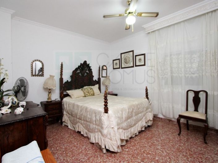 Image No.21-4 Bed House for sale