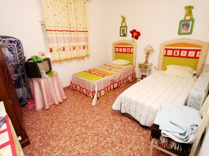 Image No.24-4 Bed House for sale