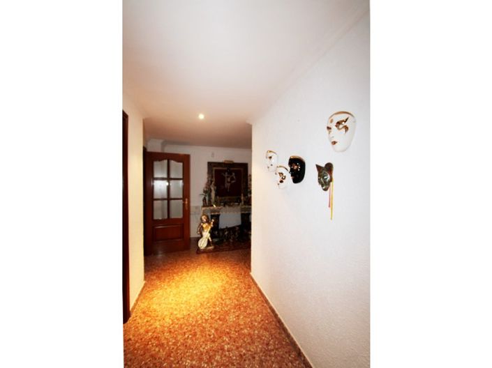 Image No.27-4 Bed House for sale