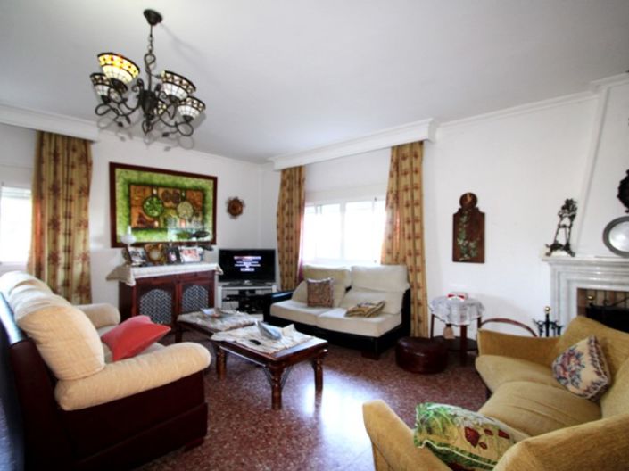 Image No.6-4 Bed House for sale