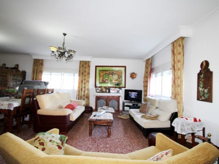 Image No.9-4 Bed House for sale