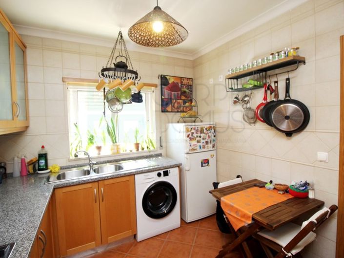 Image No.5-2 Bed House for sale