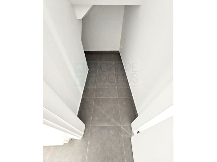 Image No.10-3 Bed House for sale