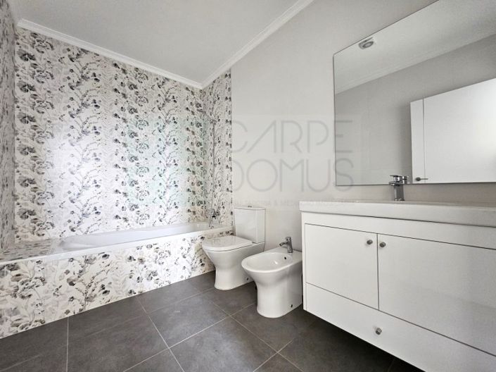 Image No.18-3 Bed House for sale