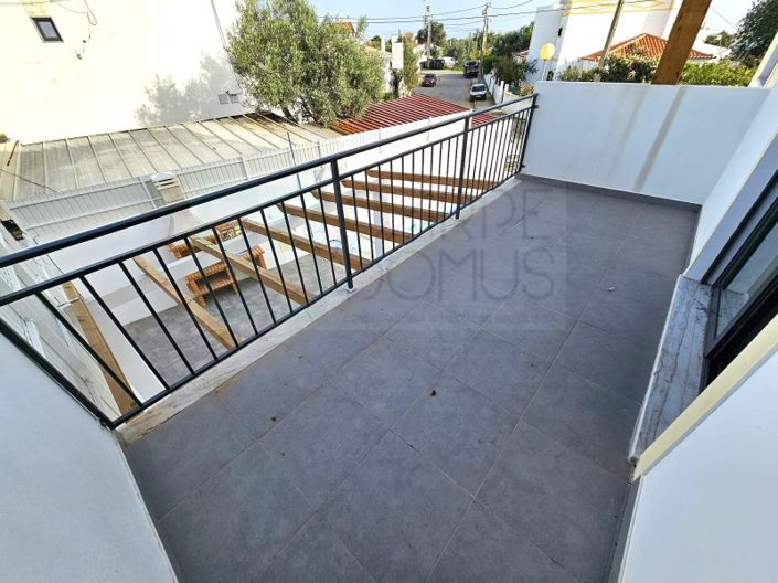 Image No.20-3 Bed House for sale