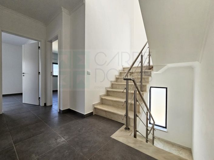 Image No.21-3 Bed House for sale