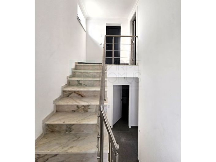 Image No.26-3 Bed House for sale