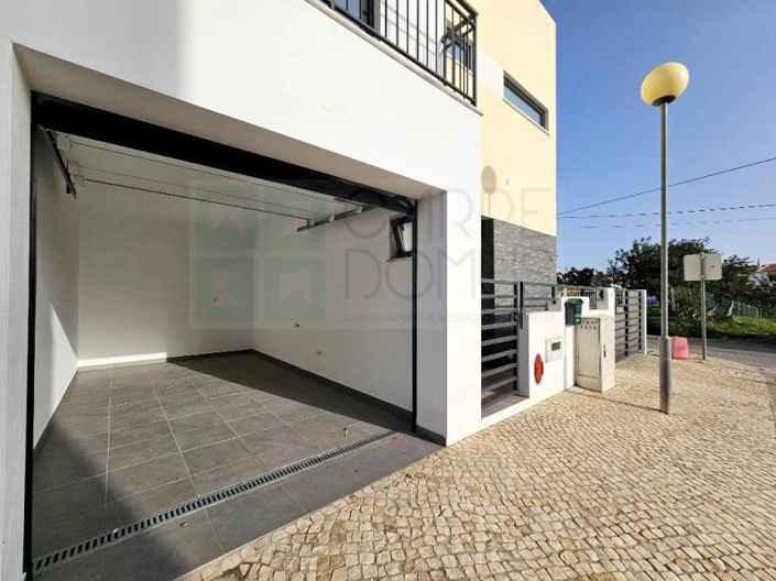 Image No.38-3 Bed House for sale