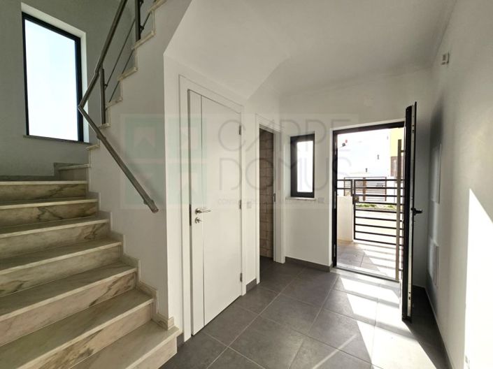 Image No.9-3 Bed House for sale