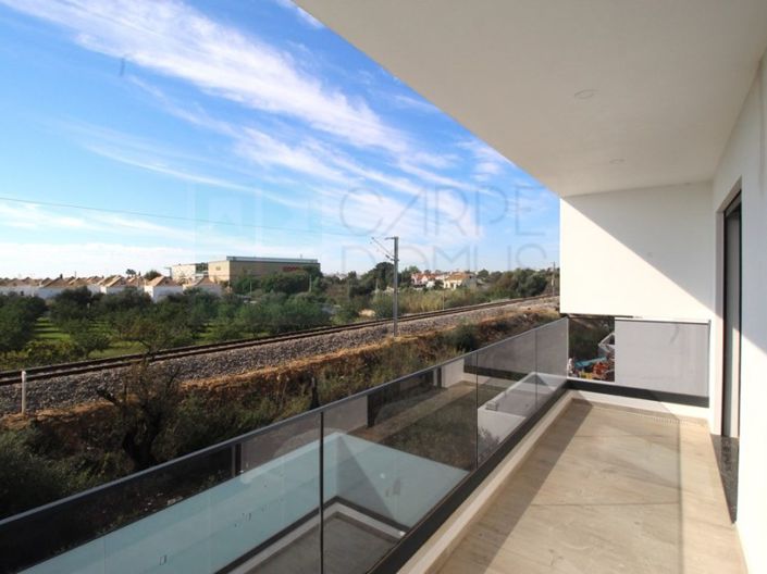 Image No.22-4 Bed House for sale