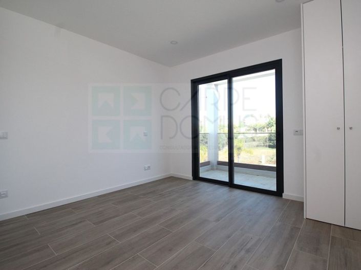 Image No.27-4 Bed House for sale