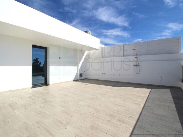 Image No.32-4 Bed House for sale