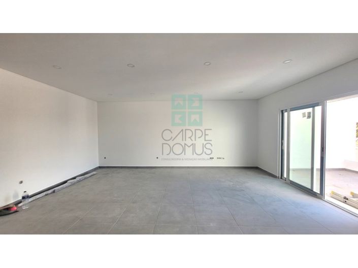 Image No.10-3 Bed House for sale