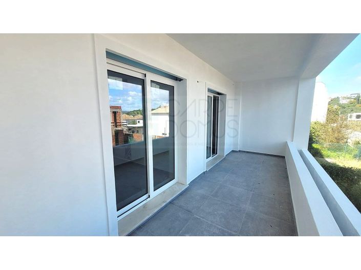 Image No.24-3 Bed House for sale