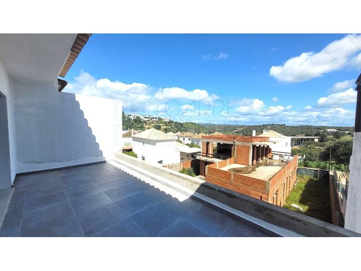 Image No.11-3 Bed House for sale