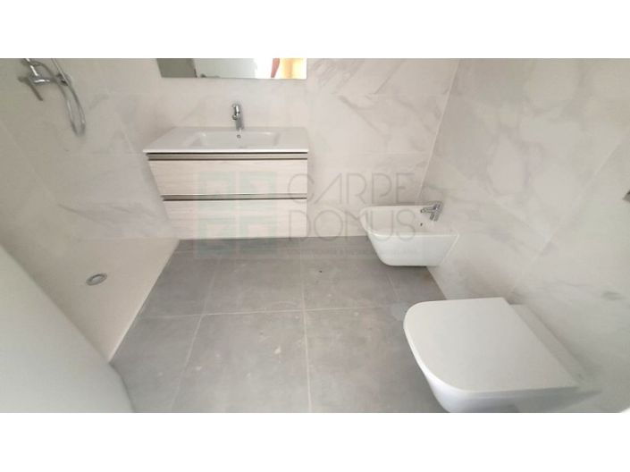 Image No.11-3 Bed House for sale