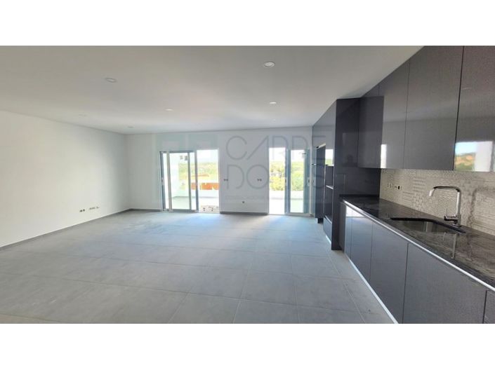 Image No.1-3 Bed House for sale