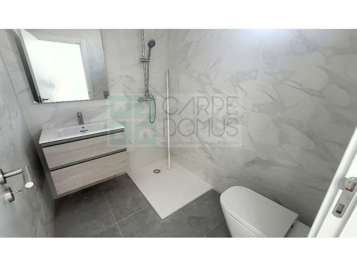 Image No.6-3 Bed House for sale