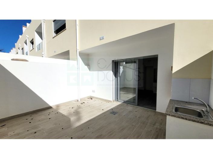 Image No.1-3 Bed House for sale