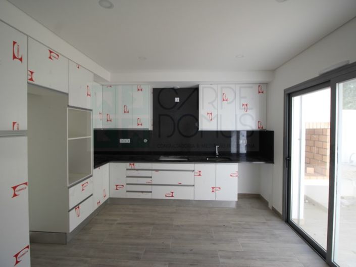 Image No.10-3 Bed House for sale