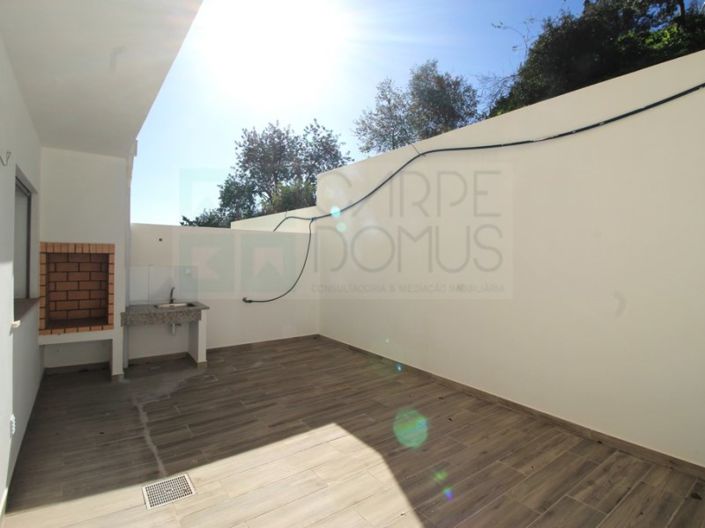 Image No.1-3 Bed House for sale