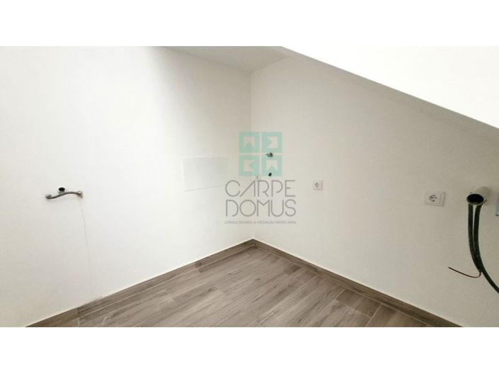 Image No.15-3 Bed House for sale