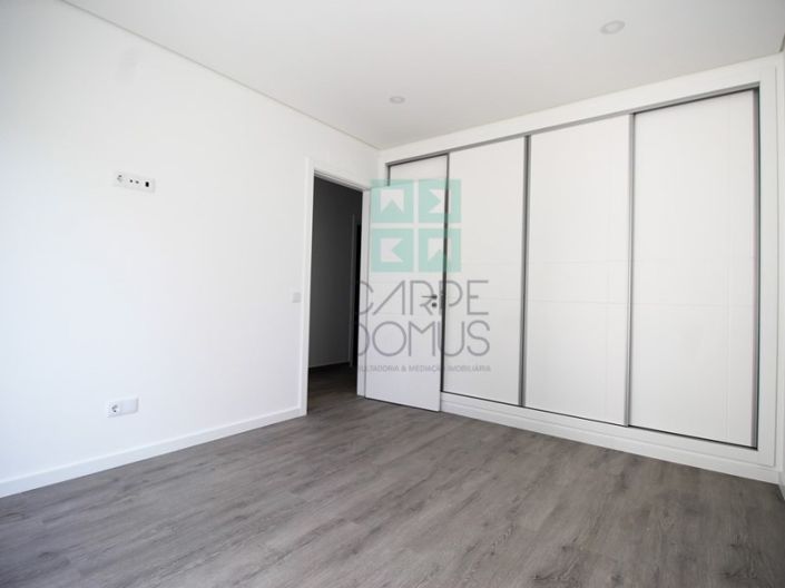 Image No.16-3 Bed House for sale