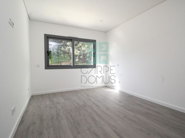 Image No.22-3 Bed House for sale