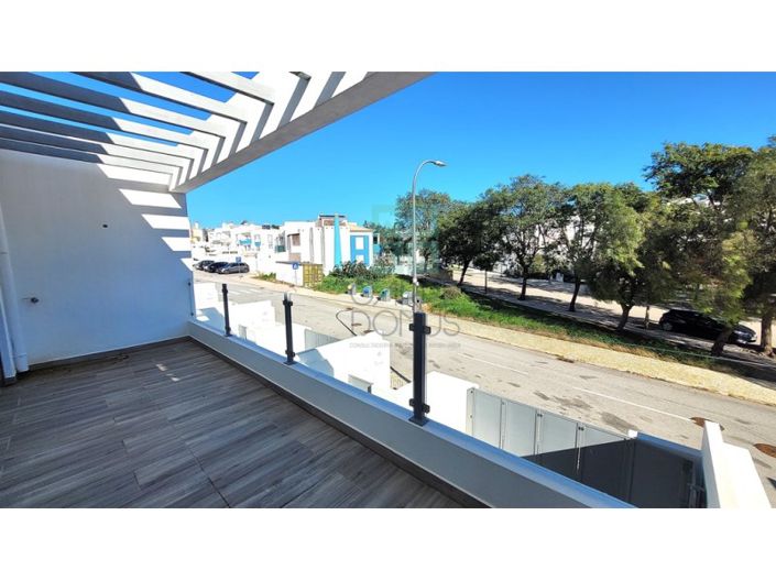 Image No.5-3 Bed House for sale