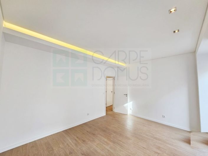 Image No.1-3 Bed Apartment for sale
