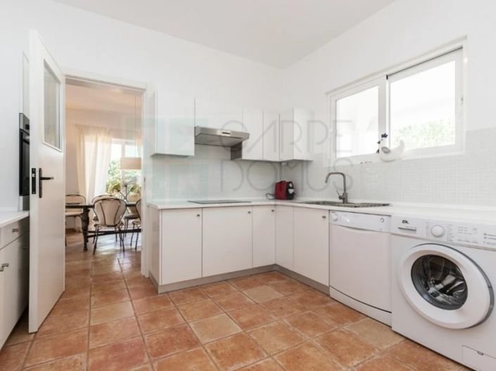 Image No.17-5 Bed House for sale