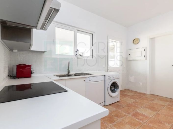 Image No.18-5 Bed House for sale