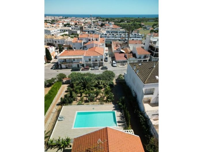 Image No.7-5 Bed House for sale