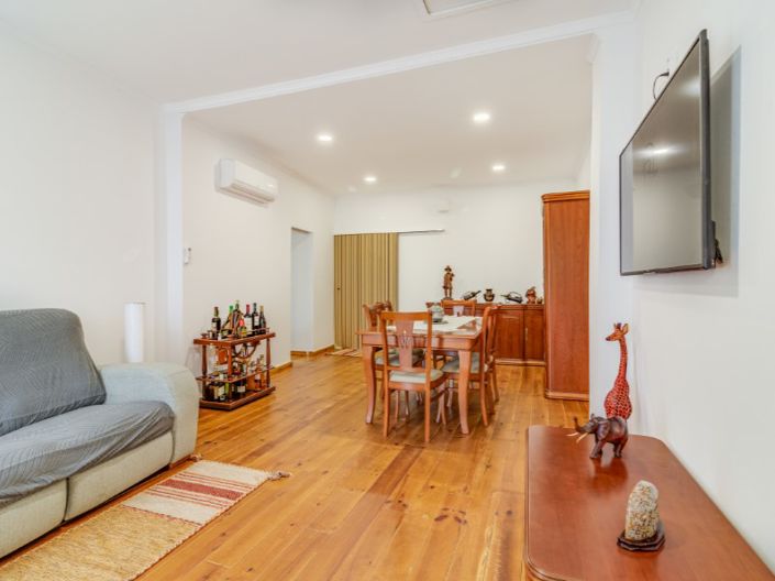 Image No.11-3 Bed House for sale