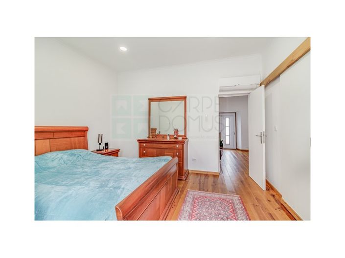 Image No.15-3 Bed House for sale