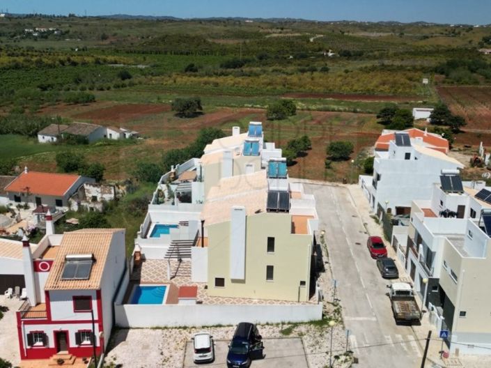 Image No.1-3 Bed House for sale