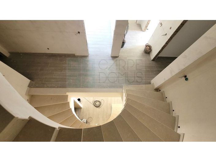 Image No.25-4 Bed House for sale