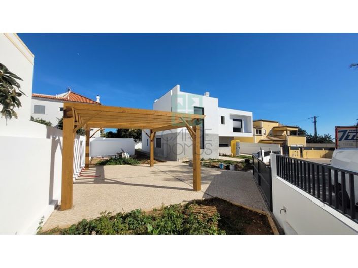 Image No.21-4 Bed House for sale