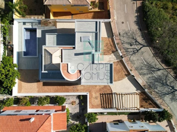 Image No.25-4 Bed House for sale