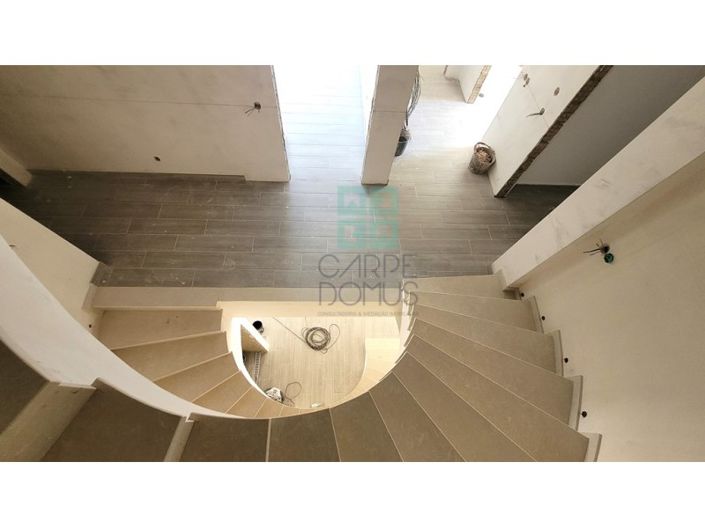 Image No.27-4 Bed House for sale