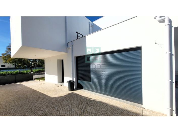 Image No.28-4 Bed House for sale