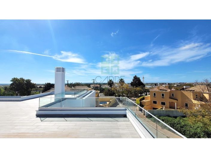 Image No.36-4 Bed House for sale